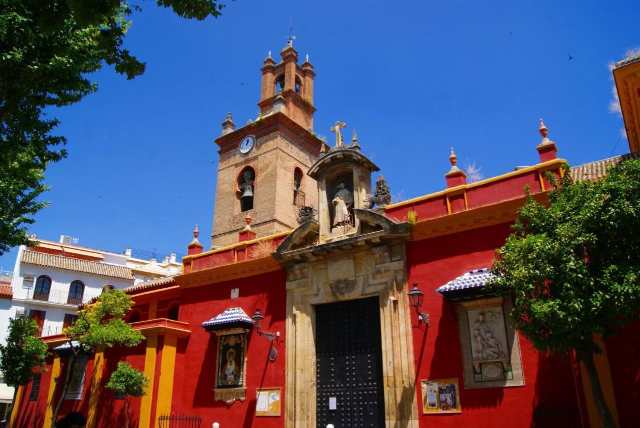 Apartamento Calle Teodosio Sevilla Bagian luar foto