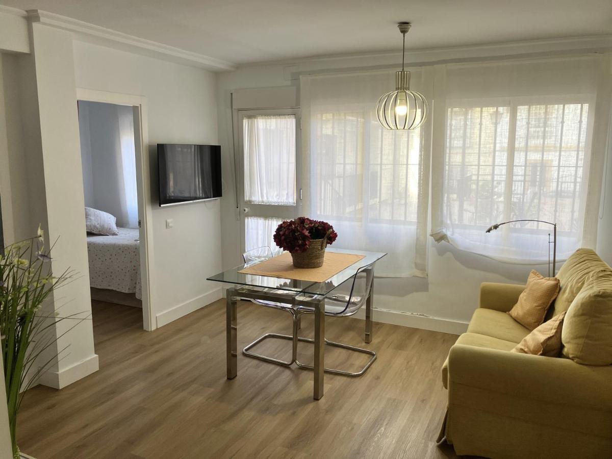 Apartamento Calle Teodosio Sevilla Bagian luar foto