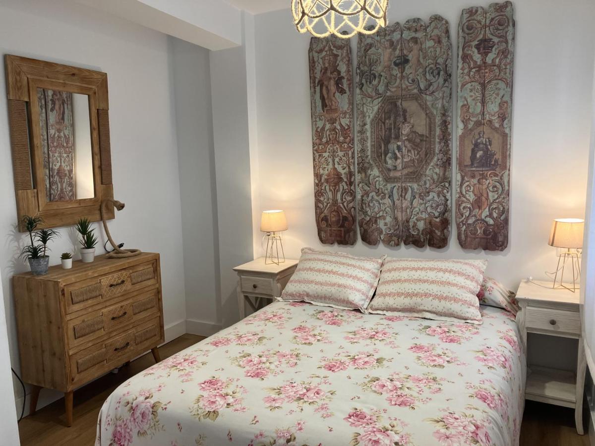 Apartamento Calle Teodosio Sevilla Bagian luar foto