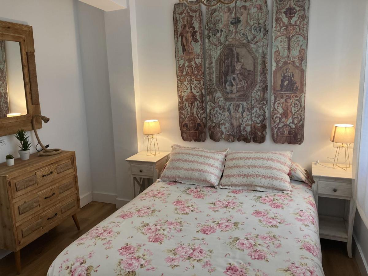 Apartamento Calle Teodosio Sevilla Bagian luar foto