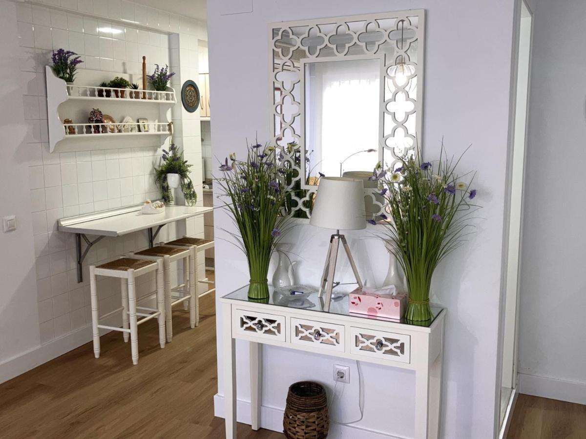 Apartamento Calle Teodosio Sevilla Bagian luar foto